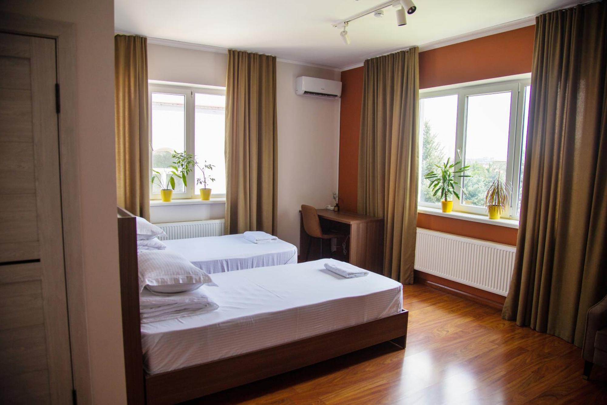 People Guest House Bishkek Luaran gambar
