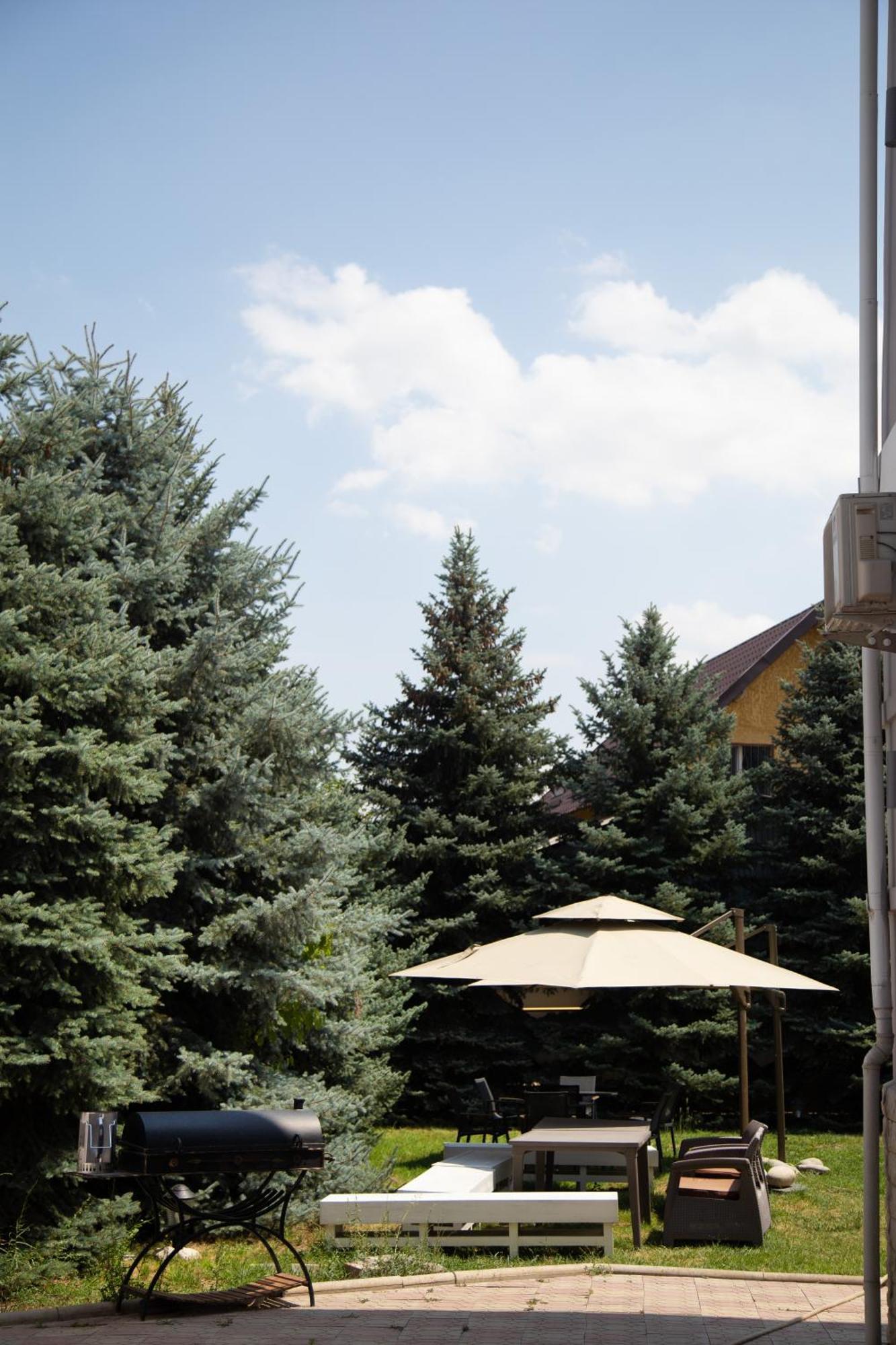 People Guest House Bishkek Luaran gambar