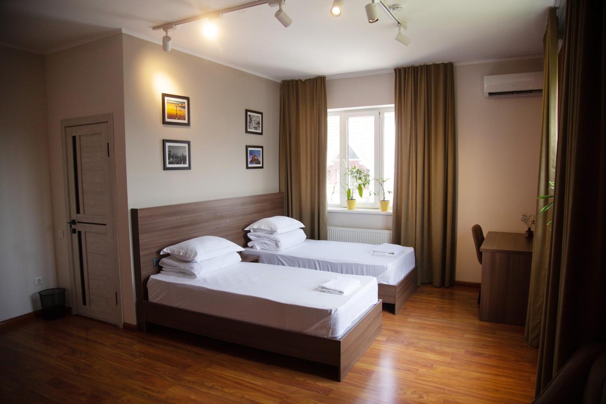 People Guest House Bishkek Luaran gambar