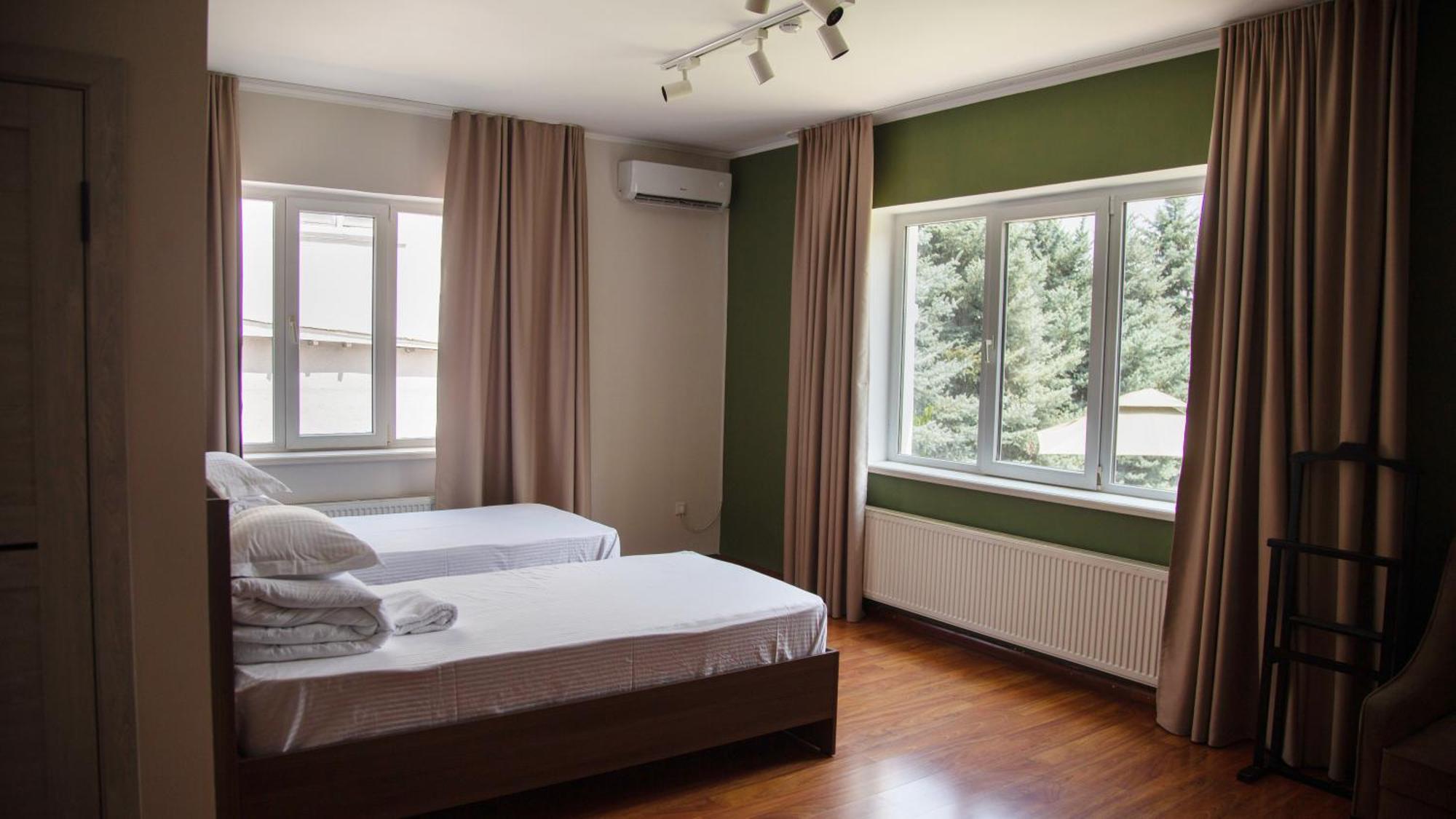People Guest House Bishkek Luaran gambar