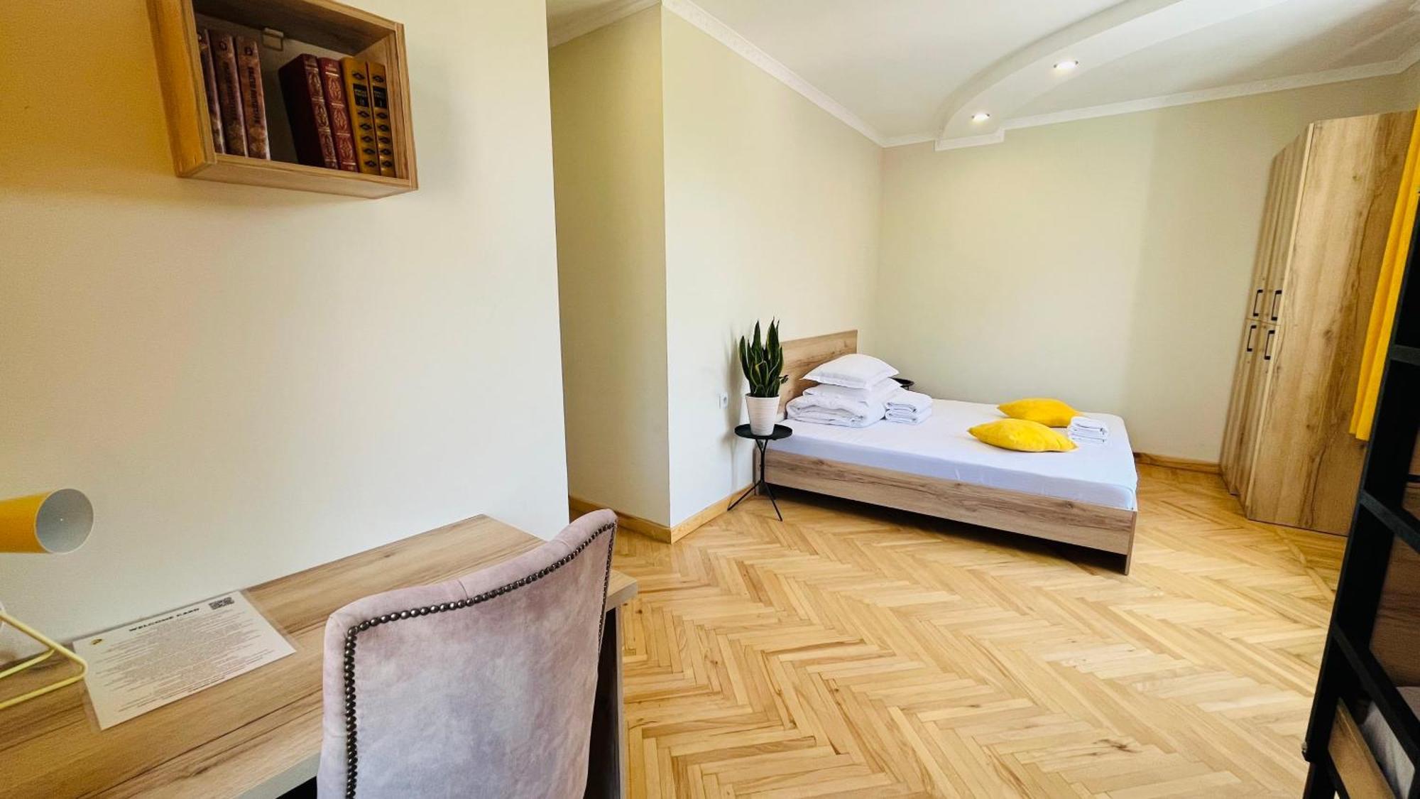 People Guest House Bishkek Luaran gambar